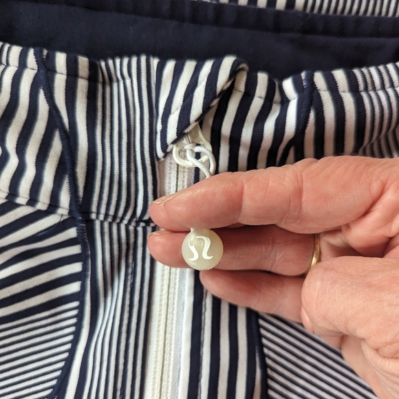 Lululemon Athletica Zip Up Lightweight Athletic Jacket Deep Navy Amica Stripe - Picture 6 of 10